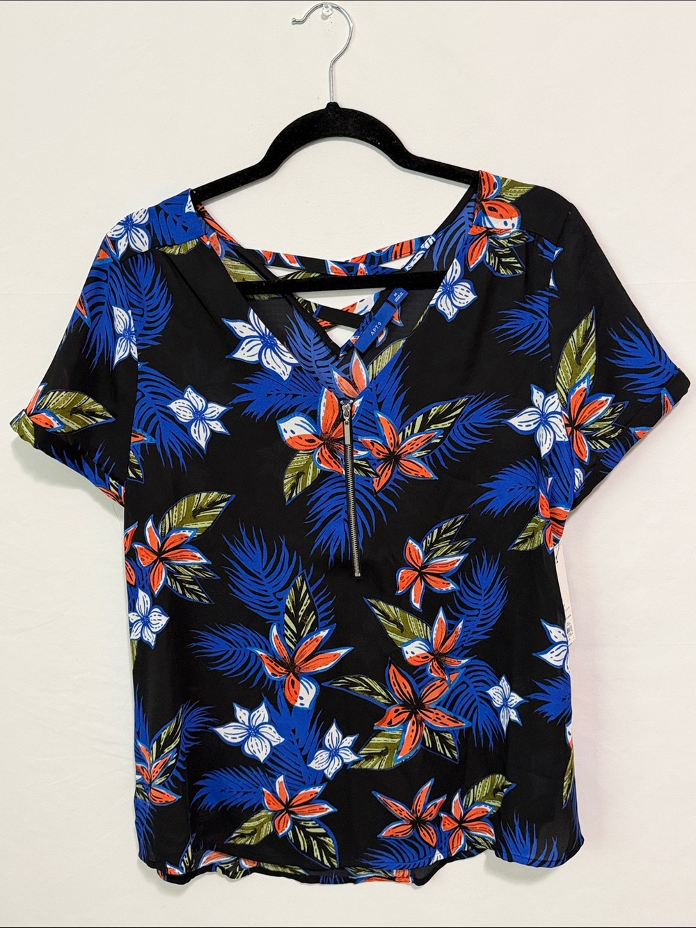NWT Apt. 9 Black Floral V-Neck Short Sleeve Top with Blue & Orange Accents